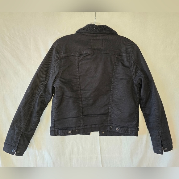 Levi's Sherpa-lined Trucker Jacket - Picture 2 of 7